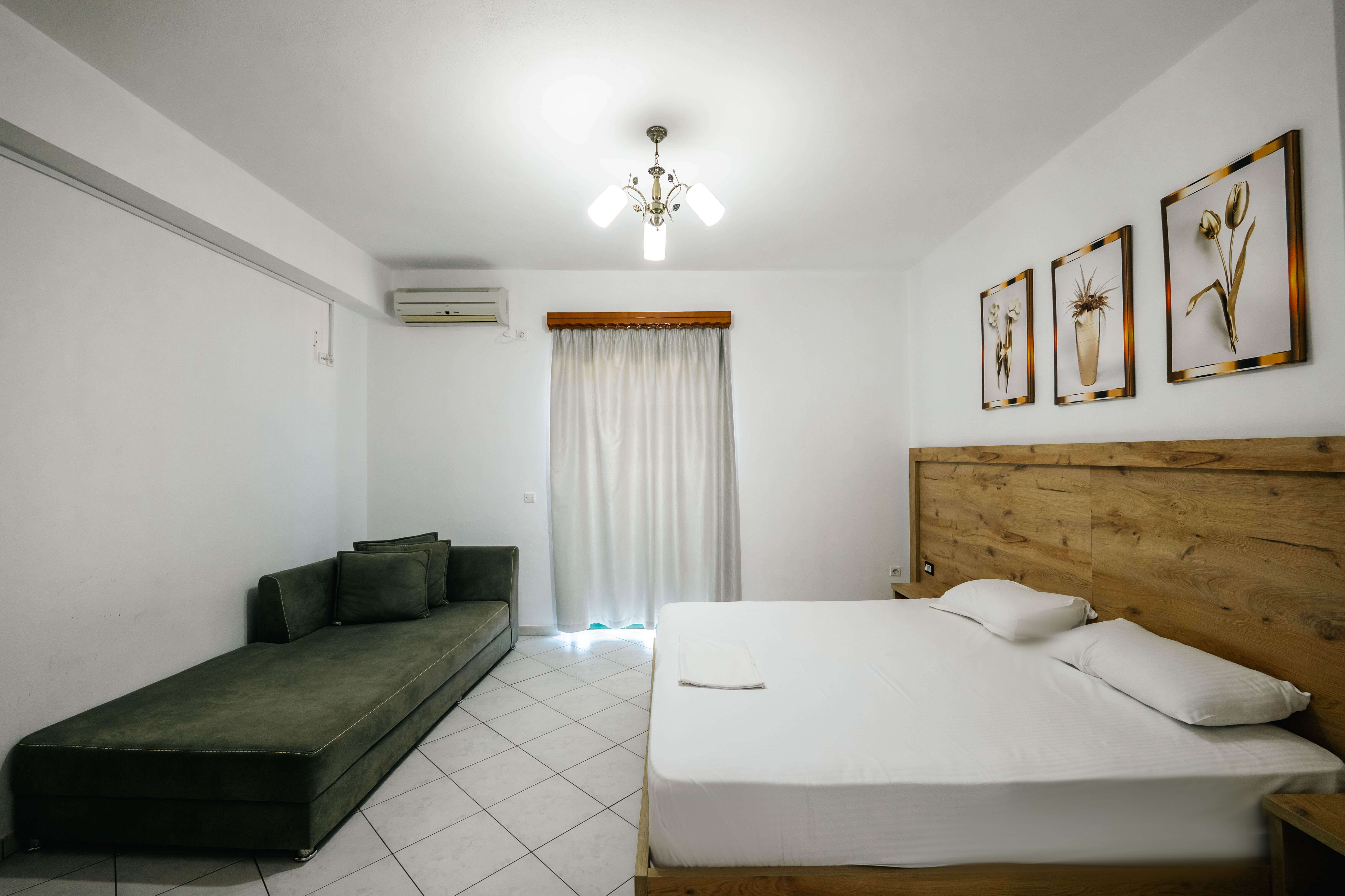 Deluxe Hilltop Residence - Terrace View